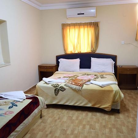 Dweik Hotel 1 Акаба Екстер'єр фото
